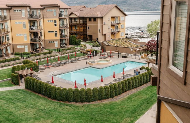 Lakefront Beachfront top Floor Condo w Pool - Foto 25