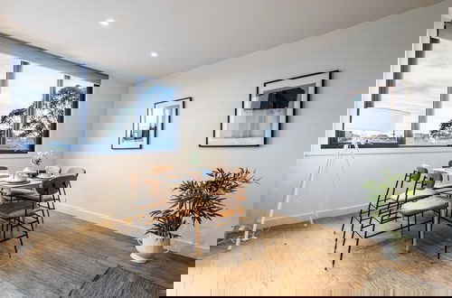 Photo 47 - StayAU Stylish 3BR Sea Breeze Mordialloc