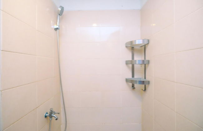 Comfort And Homey 2Br At Titanium Square Apartment - Foto 9
