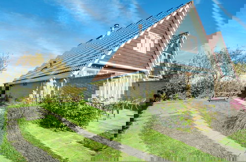 Foto 20 - Alluring Holiday Home Near Beach