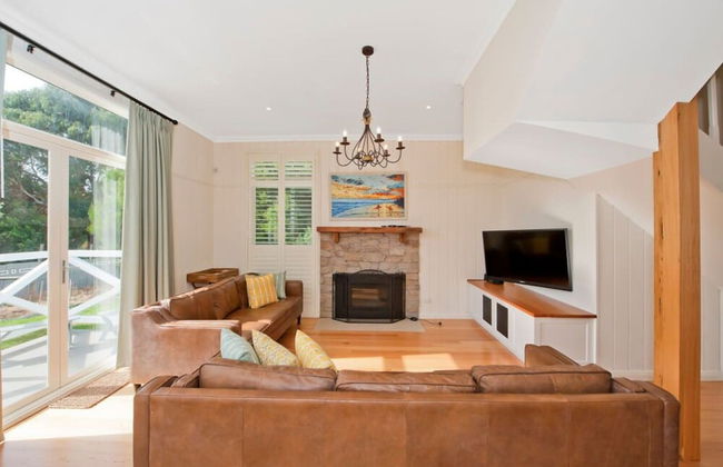 Hampton on Apollo - Ocean Mountain View Creekside Retreat Pet Friendly Free EV Charger Fireplace Wood Supplied During Winter - Foto 8