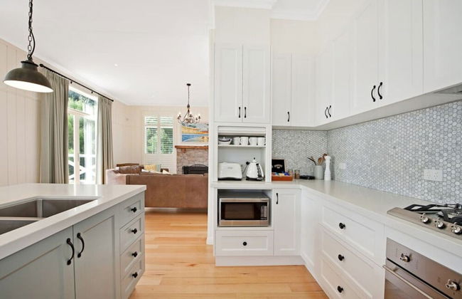 Hampton on Apollo - Ocean Mountain View Creekside Retreat Pet Friendly Free EV Charger Fireplace Wood Supplied During Winter - Foto 3