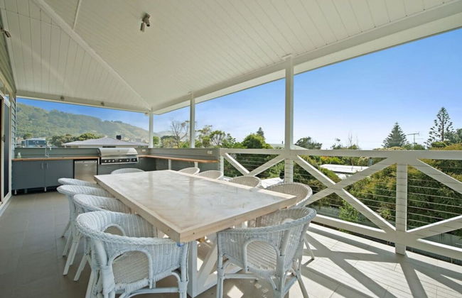Hampton on Apollo - Ocean Mountain View Creekside Retreat Pet Friendly Free EV Charger Fireplace Wood Supplied During Winter - Foto 1