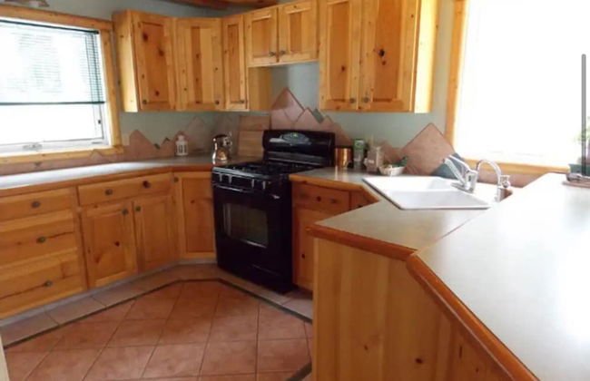 Rustic Beaverfoot Lodge Executive Cabin - Foto 7