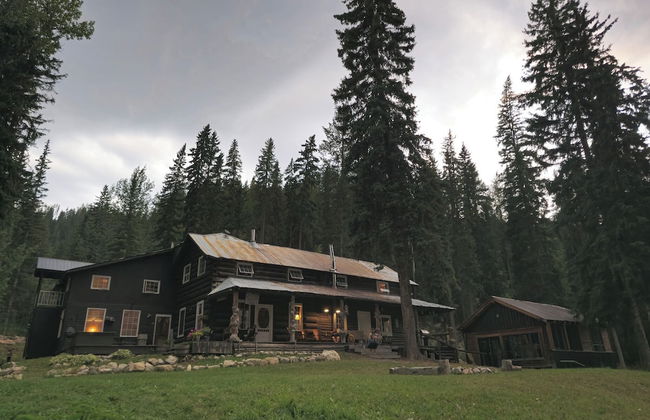 Rustic Beaverfoot Lodge Executive Cabin - Foto 1