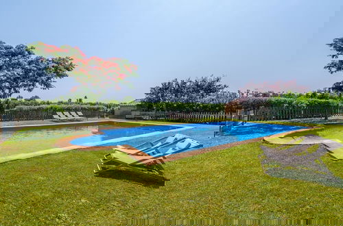 Foto 21 - Large Farmhouse with Private Pool & Large Garden near Beach