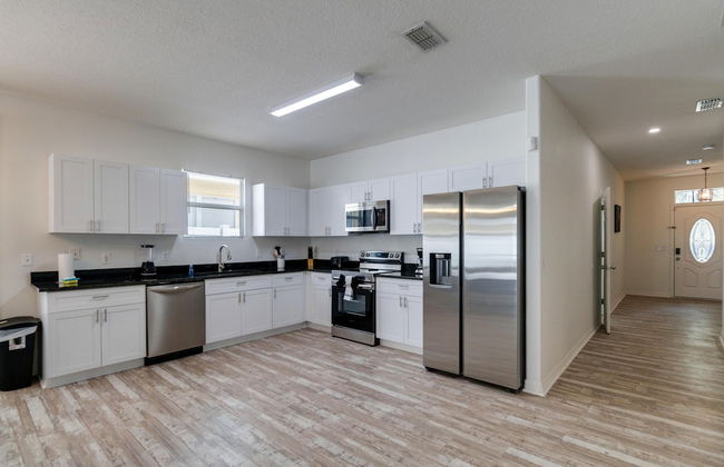5/3 Pool Home Located in Sunset Ridge Community! - Foto 8