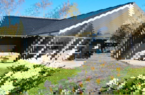 Foto 1 - 8 Person Holiday Home in Hals