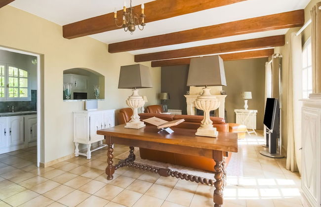 Nice Holiday Home in Lorgues - Foto 14