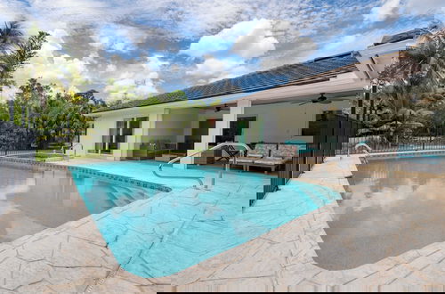 Foto 26 - Casa Bonita by Avantstay Large Backyard, Patio, Pool + Hot Tub
