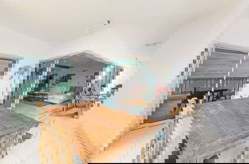 Foto 5 - Coastal Magnificence Pool Workspace Parking