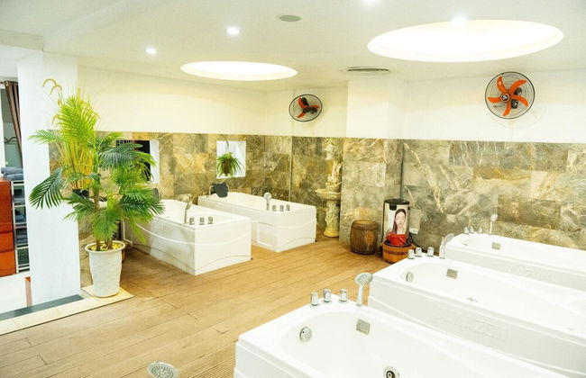 Hòa Nam Hotel - Photo 29
