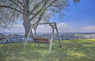 Photo 1 - Cozy Waterfront Home on the Bay of Green Bay