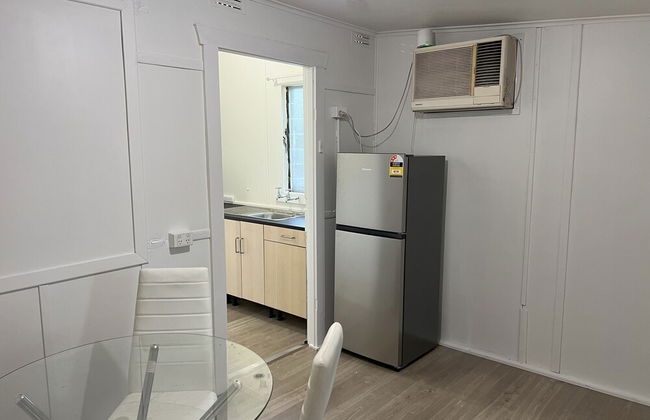 Pet Friendly 2 Bedroom Cottage with Yard - Foto 14