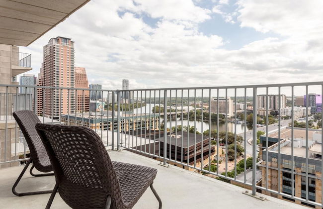 Austin Riveting 1BD 1BA 2nd Street District Apartment - Foto 2