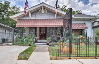 Photo 1 - Romantic Villa w/ Courtyard, 2 Blocks to Riverwalk