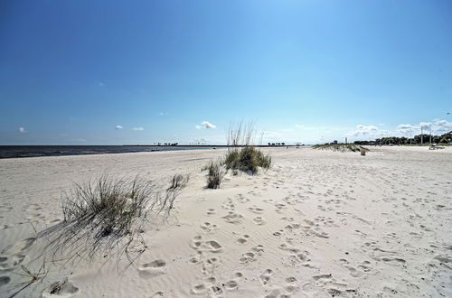 Photo 2 - Beachside Biloxi Club Condo: Balcony w/ Ocean View