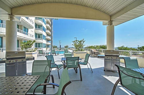 Foto 6 - Beachside Biloxi Club Condo: Balcony w/ Ocean View