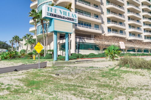 Photo 18 - Beachside Biloxi Club Condo: Balcony w/ Ocean View