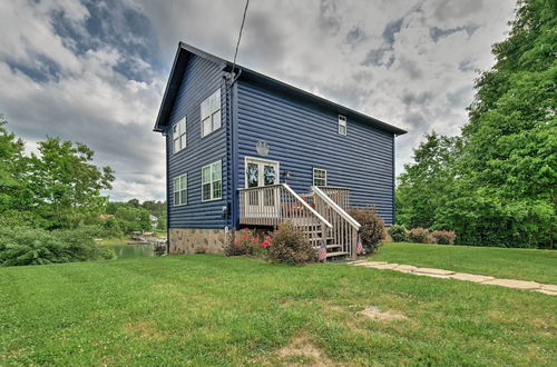 Foto 9 - Sevierville Lake House w/ Floating Dock & Bbq