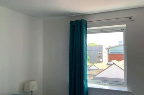 Photo 5 - Modern 1BD Flat With Balcony - Mile End