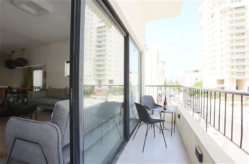 Photo 28 - AirTLV-Bazel Apartment With Balcony