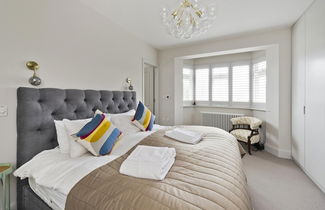 Photo 3 - Wonderful Family Home With Garden Near Twickenham by Underthedoormat