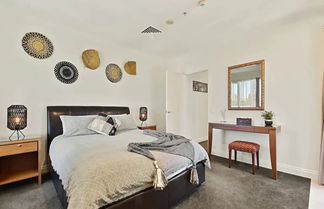 Photo 2 - Spacious Apartment In Central Auckland