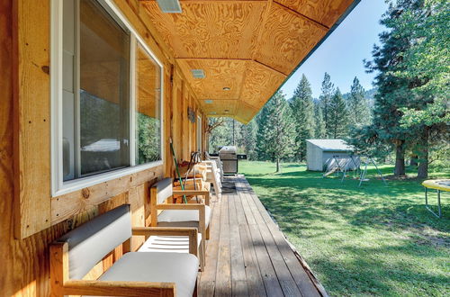 Photo 4 - Cozy Countryside Cabin in Robie Creek Park