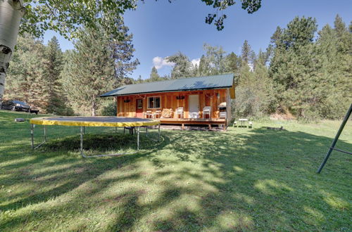 Foto 9 - Cozy Countryside Cabin in Robie Creek Park