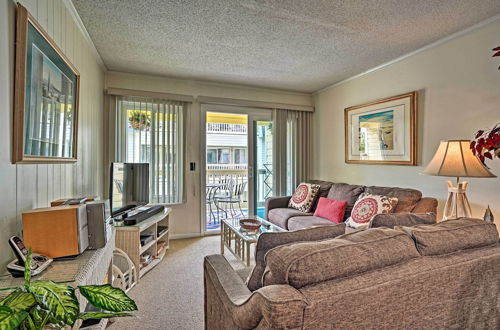 Photo 2 - Coastal Condo With Pool Access - Walk To Beach