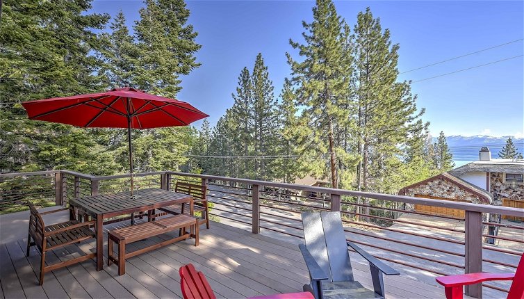 Foto 1 - A-frame Home in Tahoe City w/ Large Deck & Grill