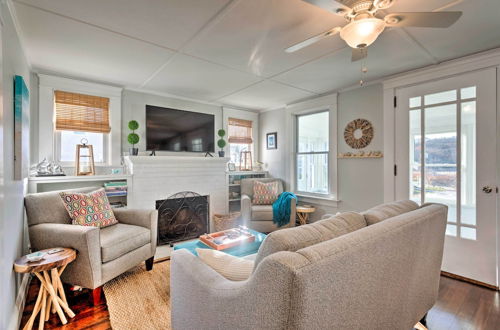 Photo 1 - Cozy Coastal Cottage ~5 Mi to Narragansett Beach