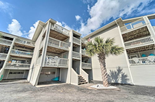 Photo 6 - Bright Carolina Beach Condo - Walk to Shore