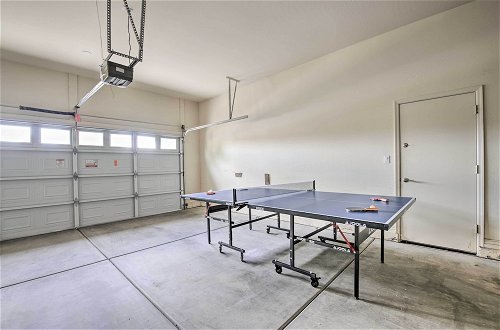 Foto 11 - Stylish Goodyear Home w/ Game Room & Pool