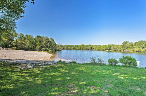 Photo 32 - Charming Long Pond Home Near Emerald Lake