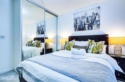 Photo 2 - Luxe Apartment by Excel/ London City Airport