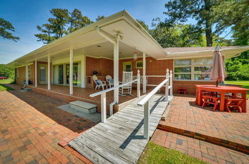 Photo 2 - 1950s Beaufort Home w/ Patio, On Newport River