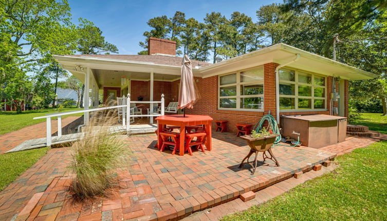 Photo 1 - 1950s Beaufort Home w/ Patio, On Newport River