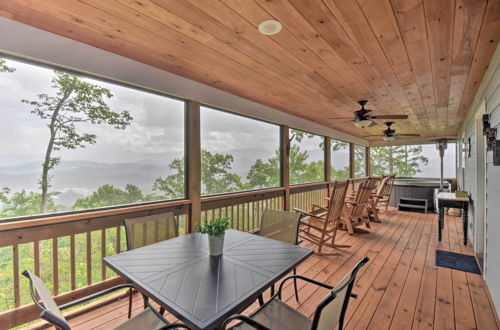 Foto 6 - Sky Blue Overlook - Hot Tub & Screened Porch