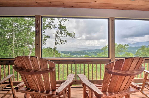 Foto 21 - Sky Blue Overlook - Hot Tub & Screened Porch