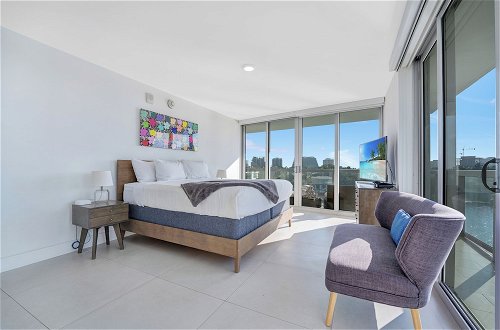 Photo 4 - Stunning 2BR 2BA Bay Harbour with Pool