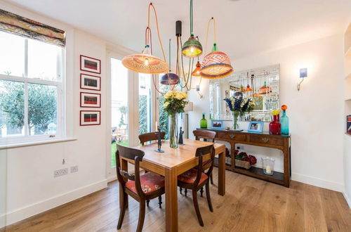 Photo 3 - Colourful 3 Bed Notting Hill With A C