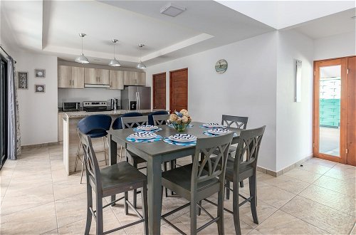 Photo 13 - New 2-story Townhome With Private Pool - 10-min Walk to Beach