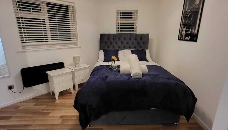 Photo 1 - Lovely 2-bed Apartment in Grays