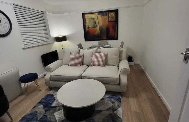 Lovely 2-bed Apartment in Grays - Foto 7