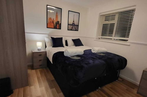 Photo 2 - Lovely 2-bed Apartment in Grays