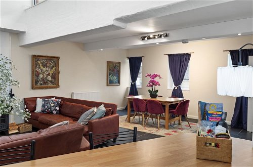 Photo 20 - Charming 3-bed Apartment in Haverfordwest