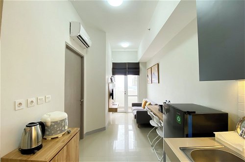 Photo 10 - Nice And Comfort 1Br Vasanta Innopark Apartment