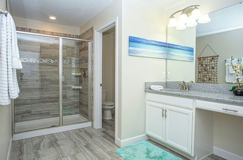 Photo 40 - Luxury 5Bd w Jacuzzi Pool Near Disney 5528